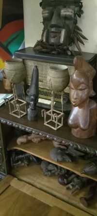 Peças de coleção em madeira, algumas Áfricanas