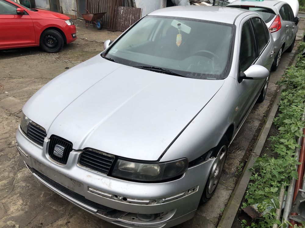 Seat Leon lekko uszkodzony
