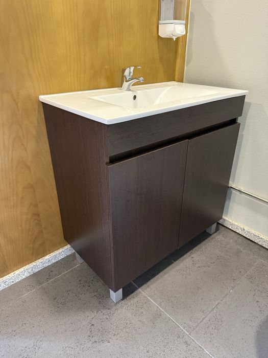 casa de banho (movéis/espelho e sanita)