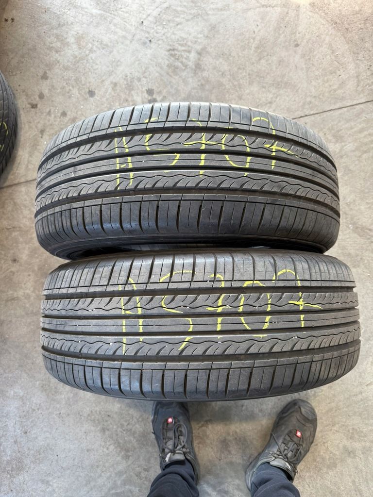 Kumho solus kh17 225/60/16