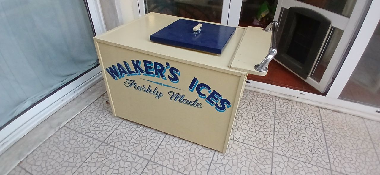 Caixa de carrinho de gelados