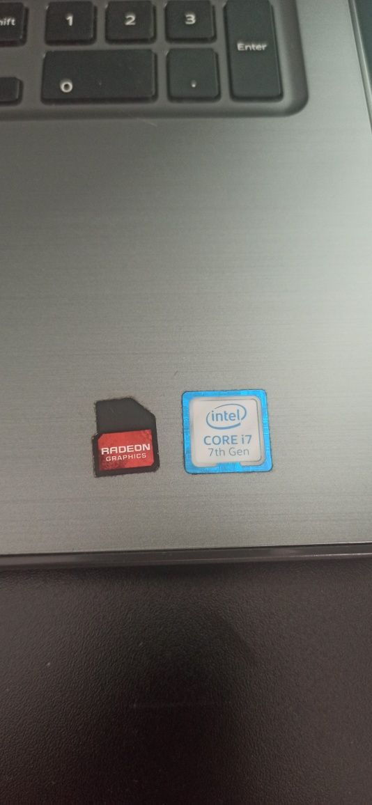 LAPTOP DELL INSPIRON 5567 15.6”  I7-7500U 8 GB RAM 256 GB SSD