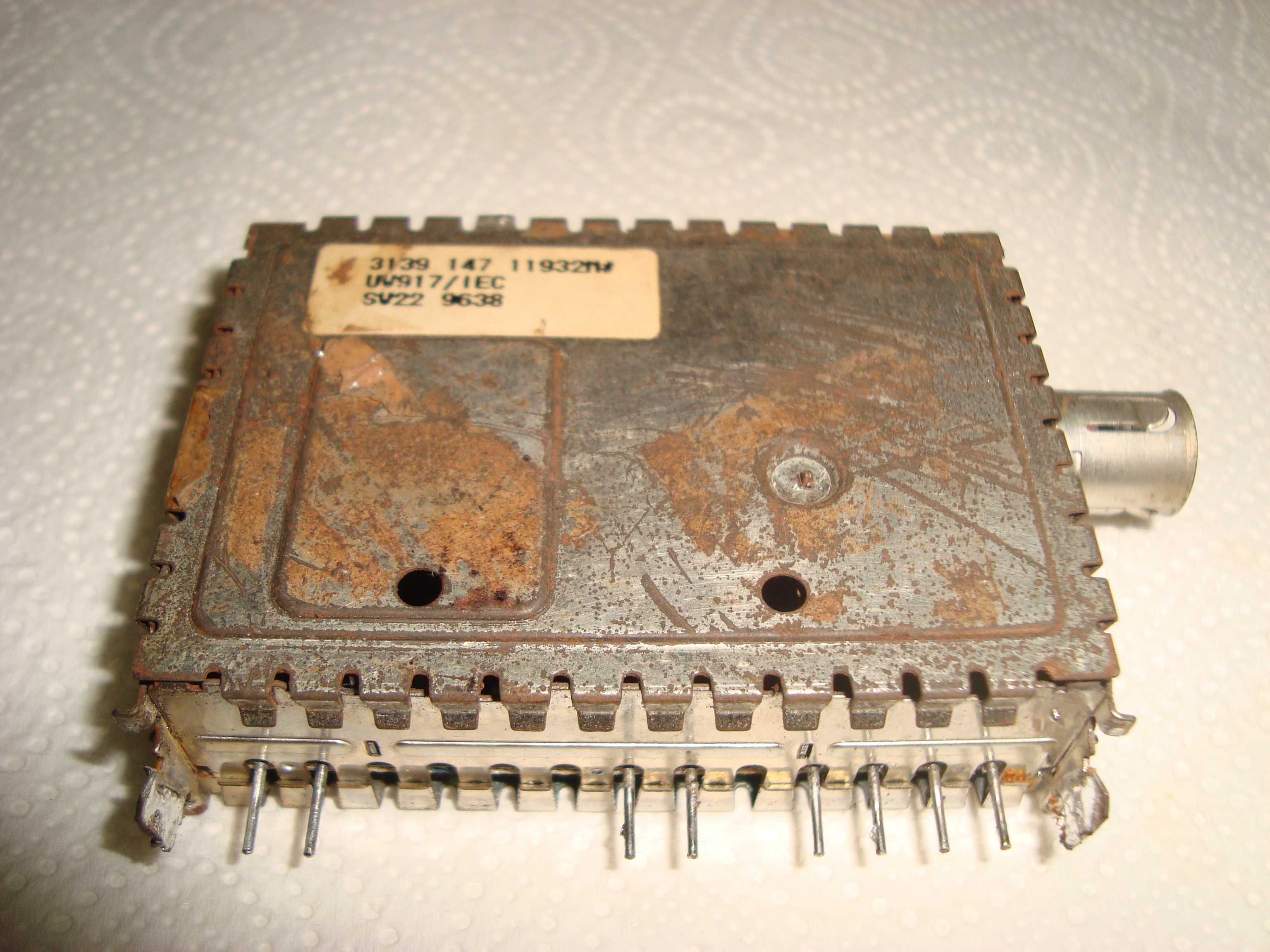 Тюнер TMDG1-837 TUWRF4EG-778F2D P3 TDQ-4D UV917/IEC рабочий, демонтаж