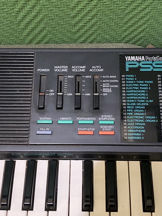 Yamaha PSS-270 — вінтажний синтезатор із 80-х