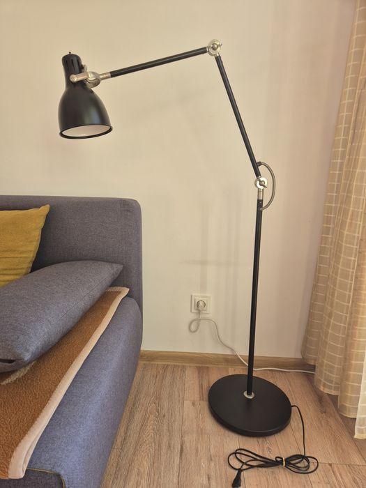 Lampa podłogowa stojąca do czytania Ikea Arod jak nowa