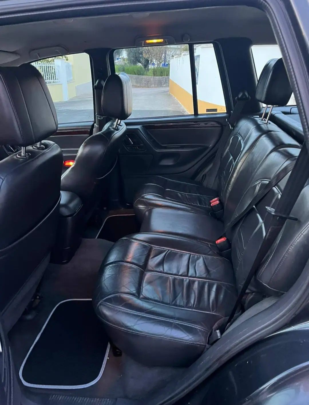 Jeep Cherokee 3.1 Quadra-Drive/Troca.
