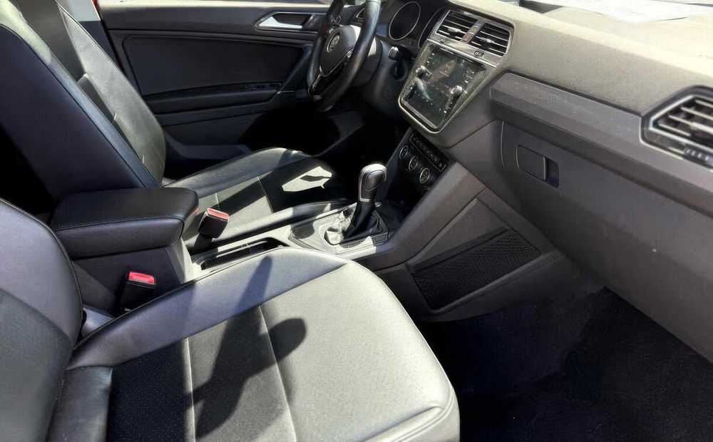 Volkswagen Tiguan      2018