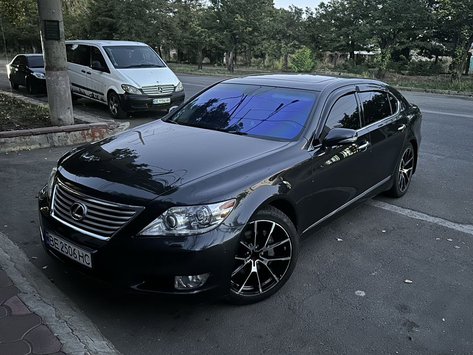 Lexus LS460 Long Attaman