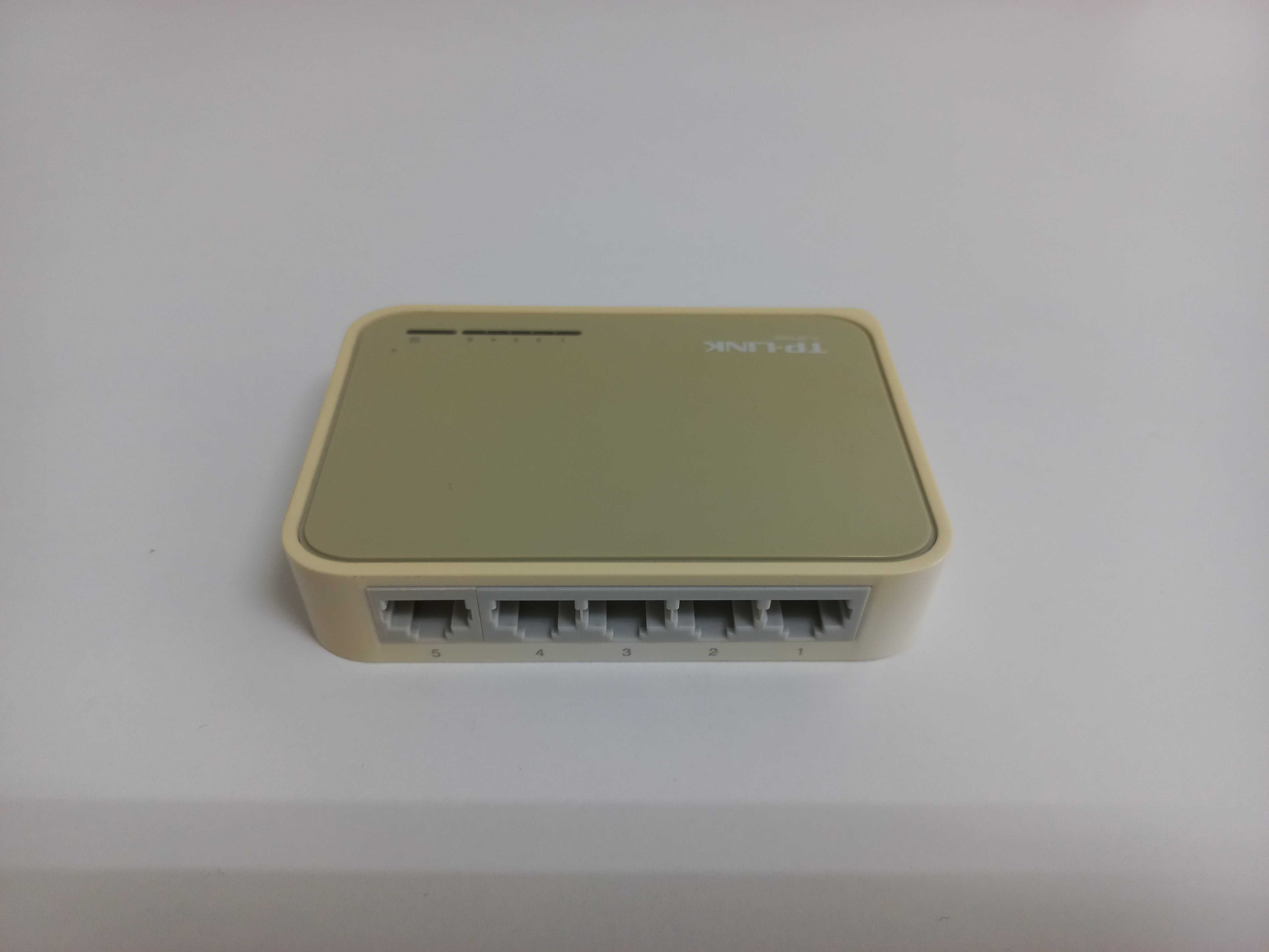Switch Ethernet 100Mbps de 5 portas