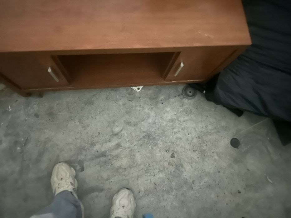 Vendo mesa da para por a tv e dvd por baixo
