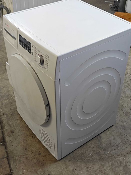 Сушка Bosch Serie 4 (тепловий насос)