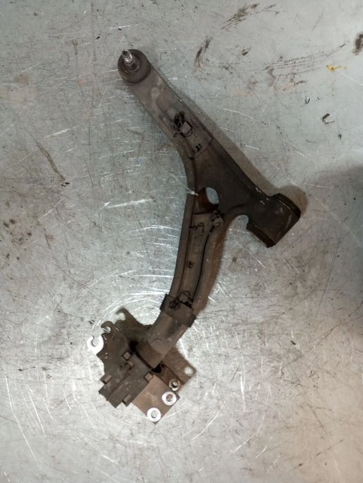 Braço de suspensão frente esquerdo MERCEDES-BENZ Classe A (W176)