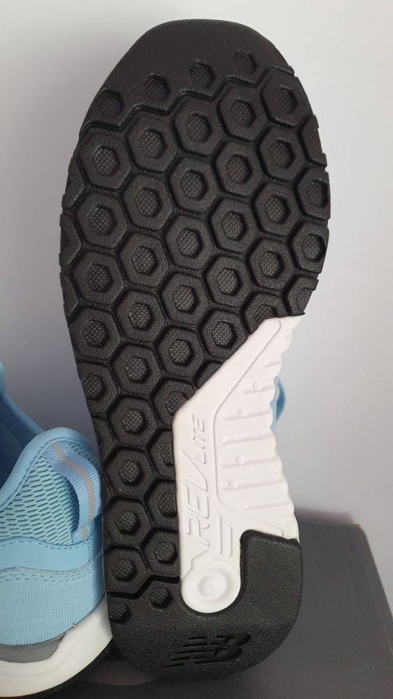 Sneakersy nowe sportowe New Balance rozmiar 40.5