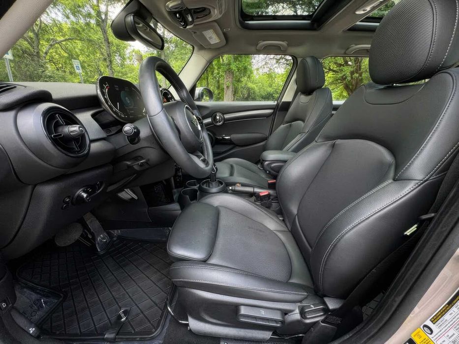 MINI Cooper S 5-Door Hatchback      2022