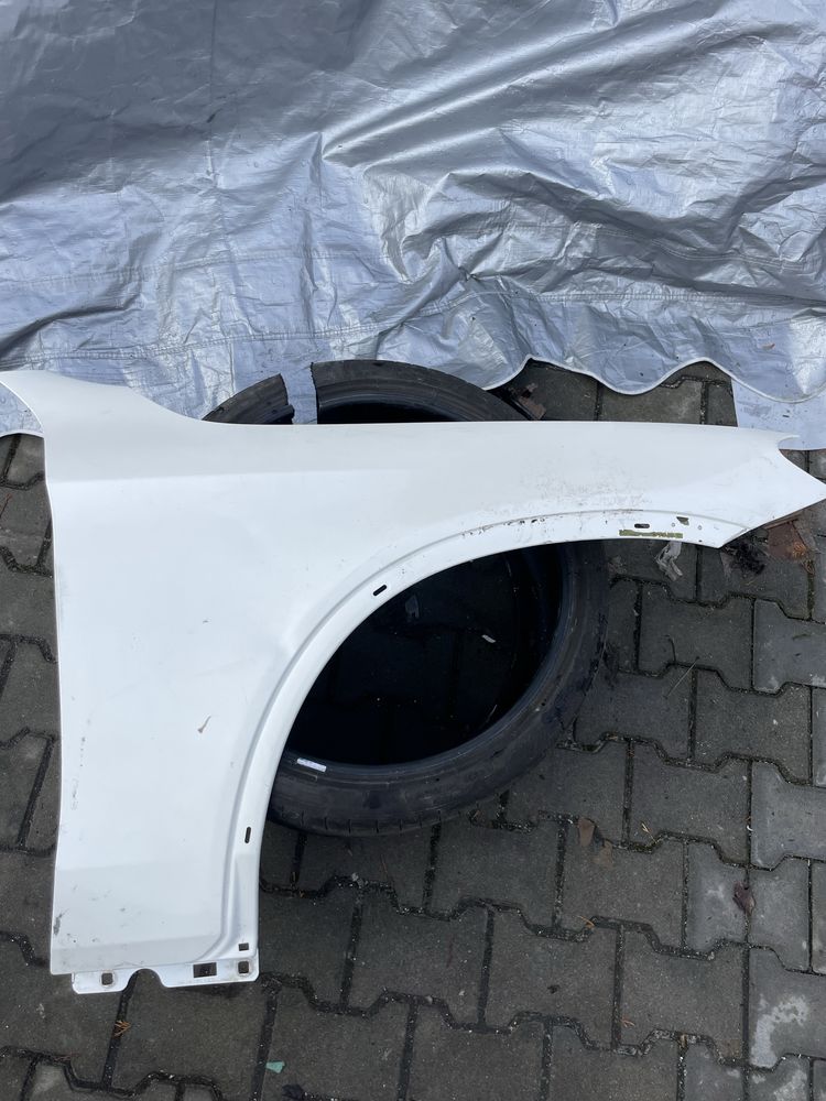 Błotnik prawy przedni Mercedes W253