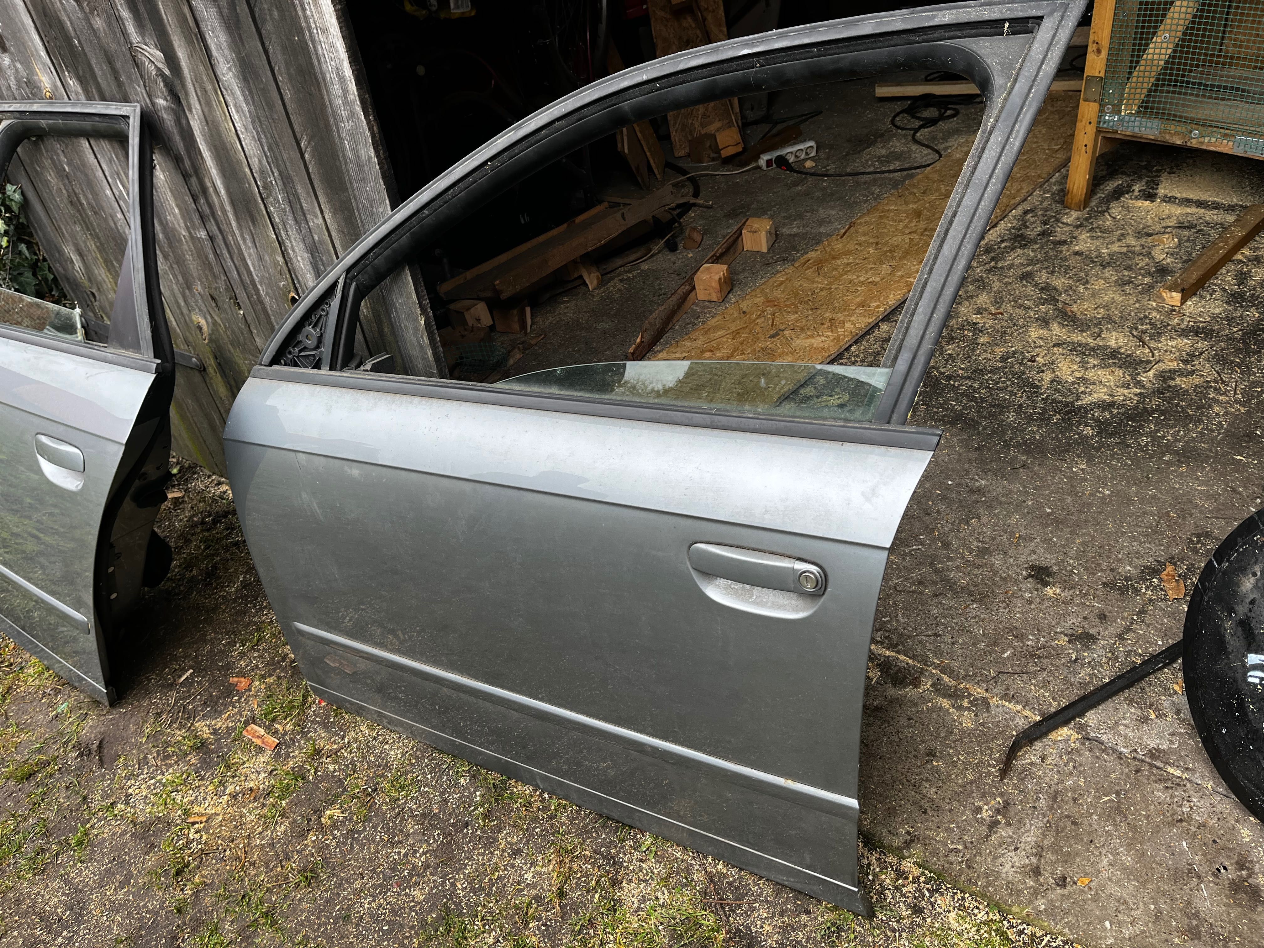 Audi A4B7 drzwi.