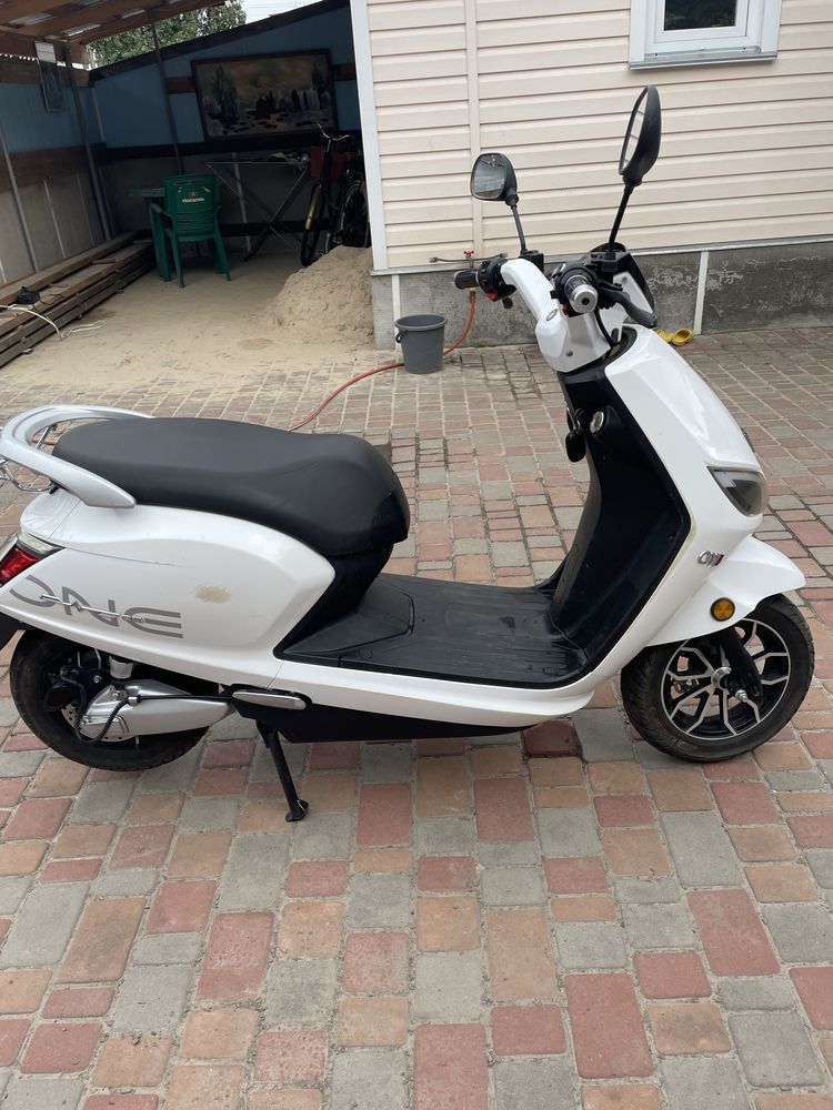 Продам мопед електроскутер Aima m3