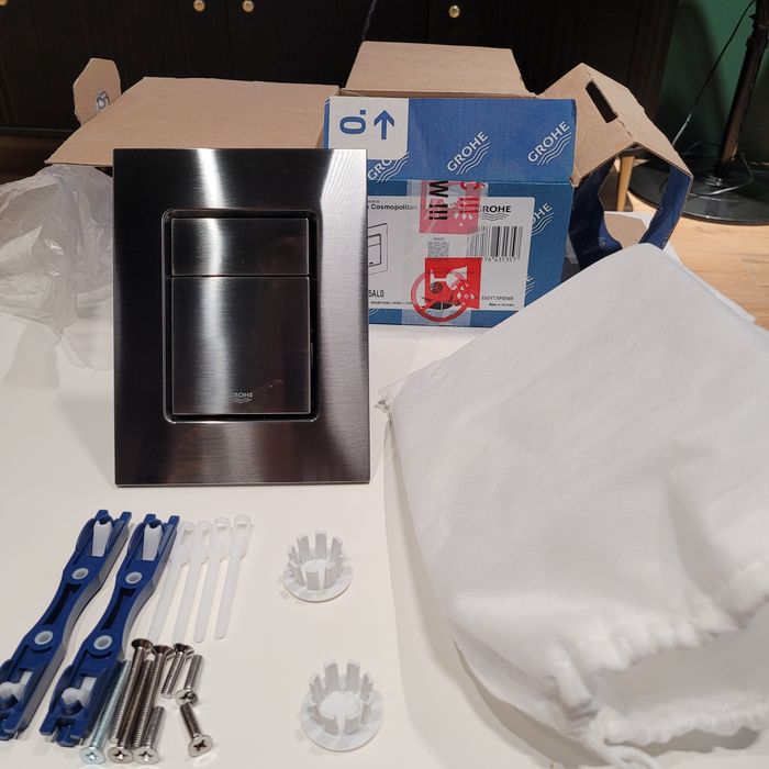 Przycisk Grohe Skate Cosmopolitan S przycisk spłukujący 37535AL0 brush