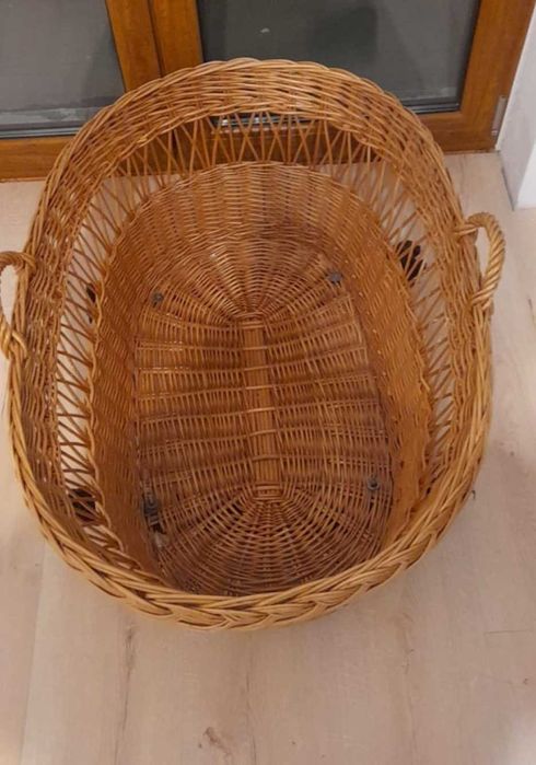 Kosz Mojżesza. Wiklinowa kołyska.