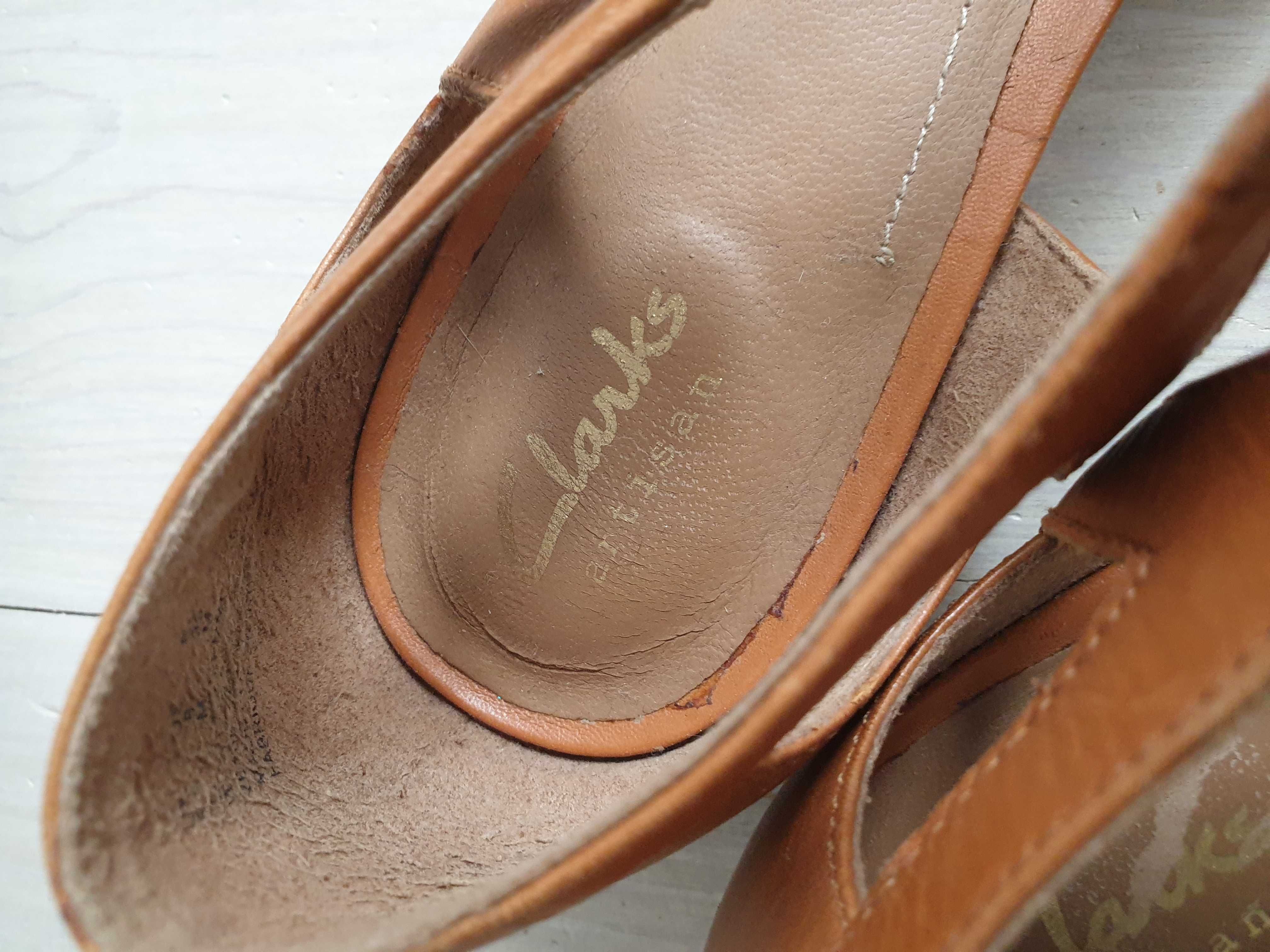 Brązowe sandały Clarks skórzane 39