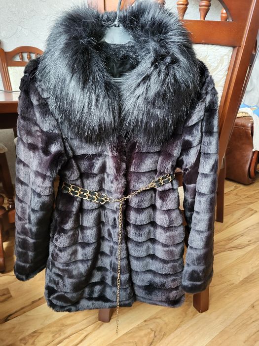 Красивая искусственная шубка