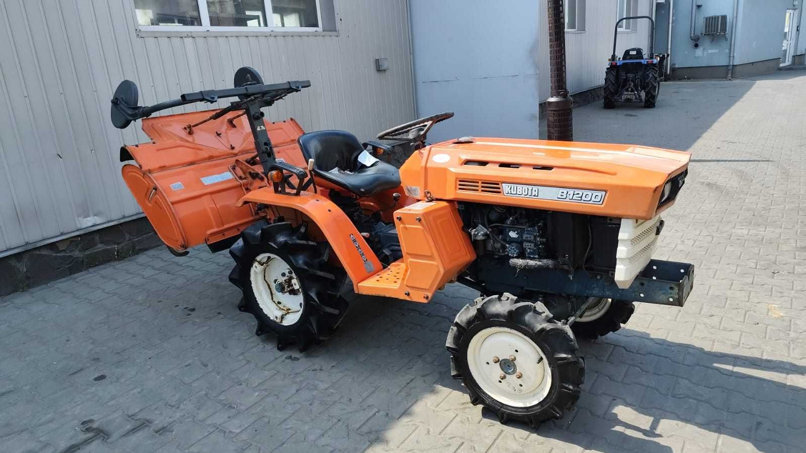 Japoński traktorek Kubota B 1200 z glebogryzarką 4x4 12 km
