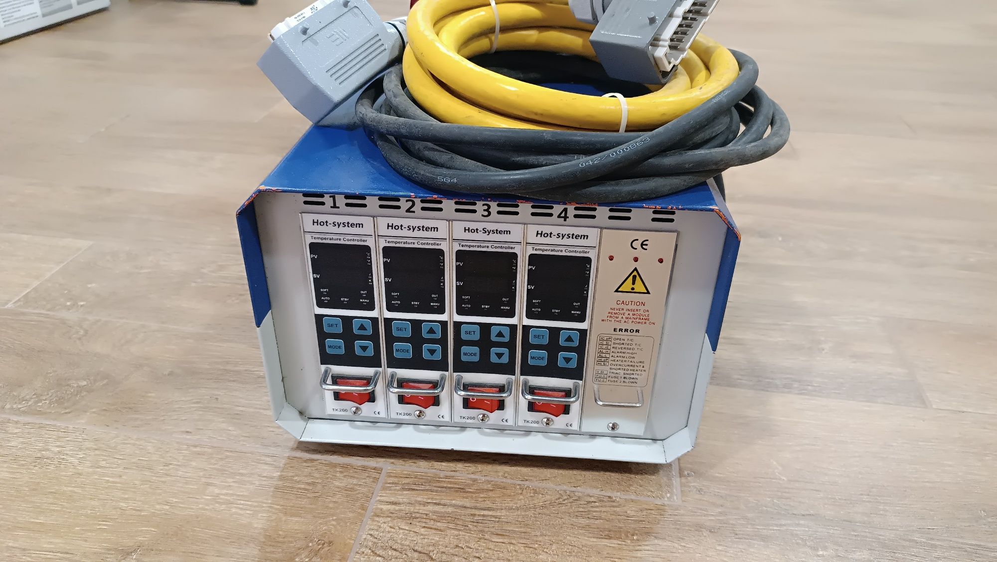 Controlador de temperatura para moldes de injeção