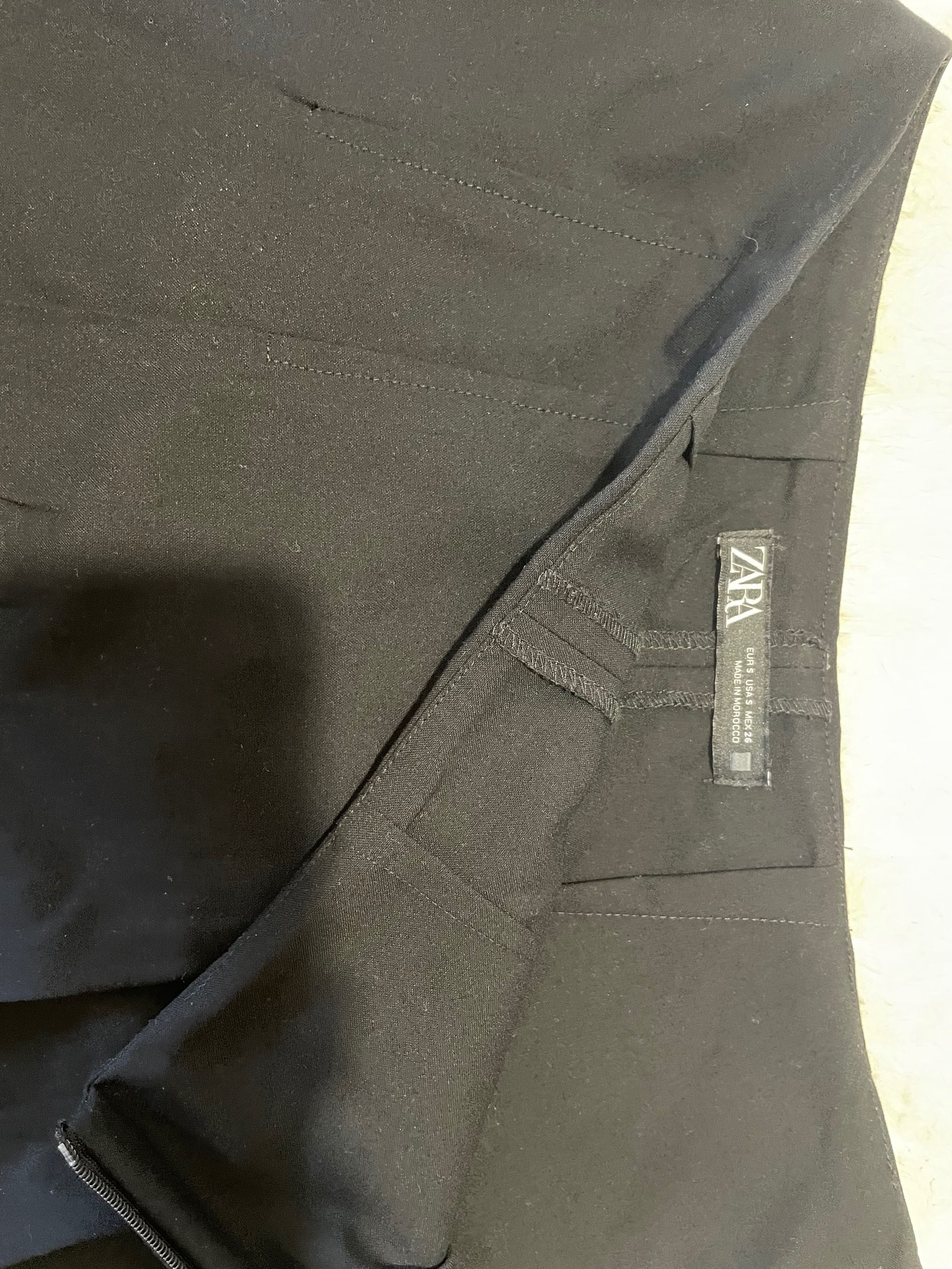 Saia-calção plissada Zara na cor preto