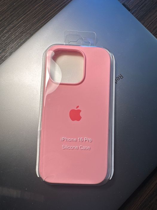 Чохол новий силіконовий iPhone 16 pro