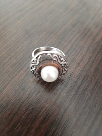 Серебрянное кольцо с жемчужиной