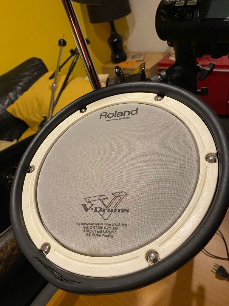 Bateria Roland TD-4 e Amplificador V-Drums