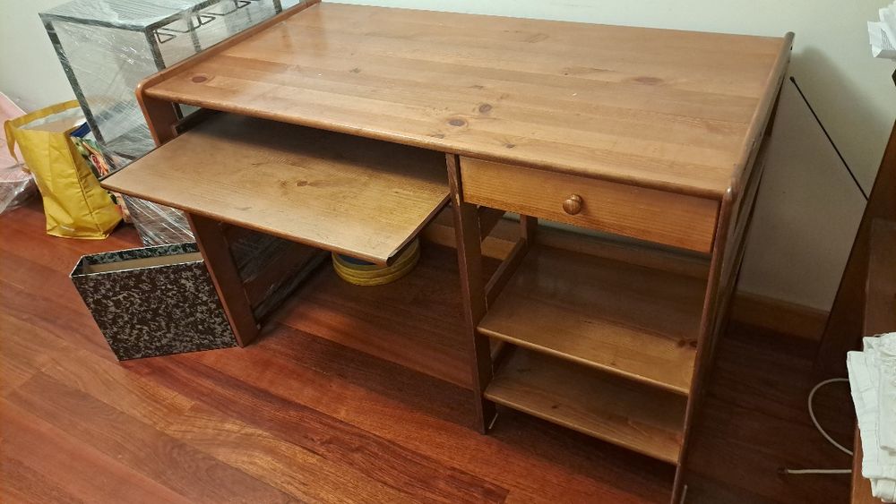 Secretaria madeira