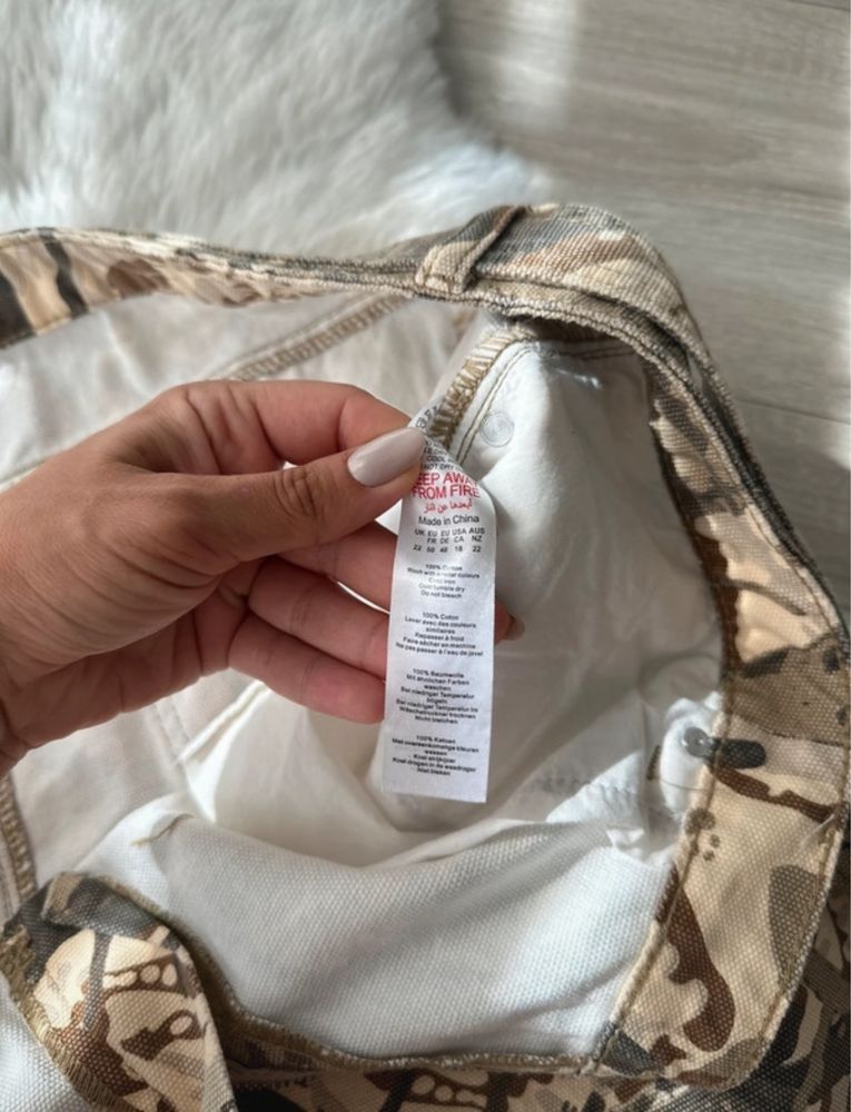 Plus/Size -Bawełniana spódnica mini cargo z nadrukiem kamuflażowym