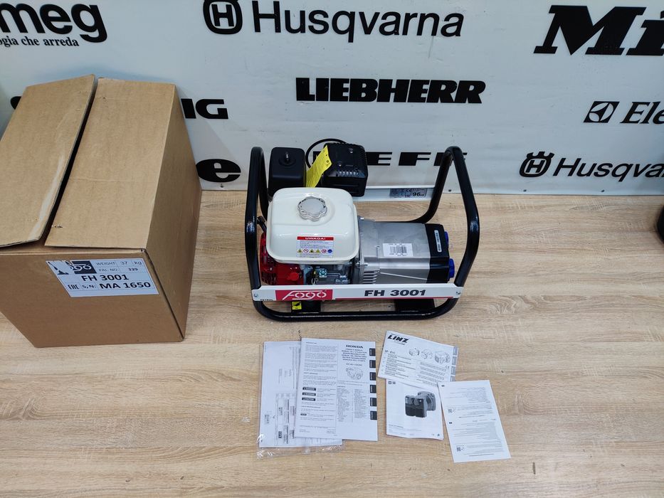 Однофазний бензиновий генератор Honda Fogo FH 3001. Linz.