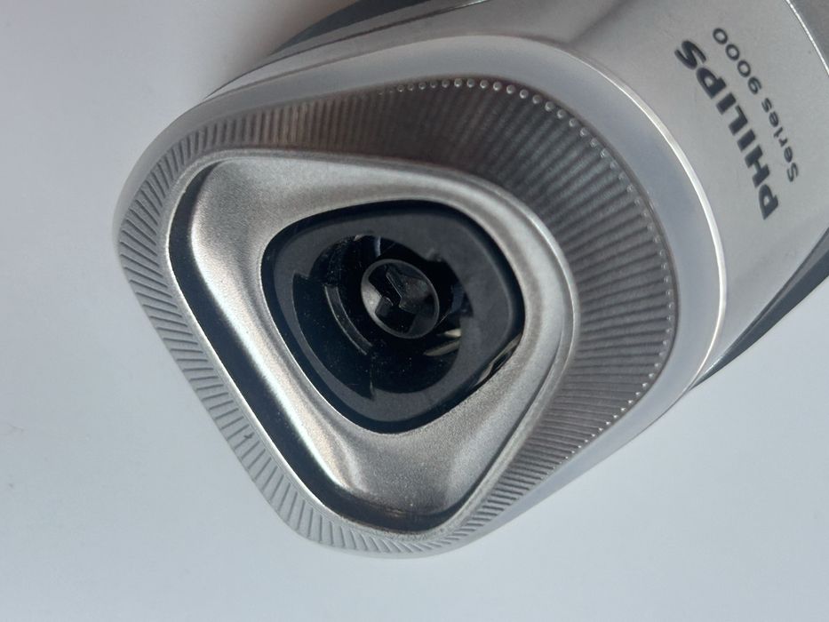 Golarka Philips series 9000