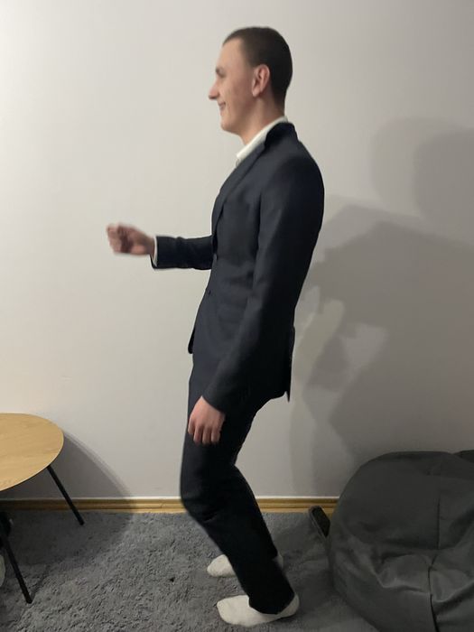 garnitur na rozne okazje z pasujacymi dodatkami