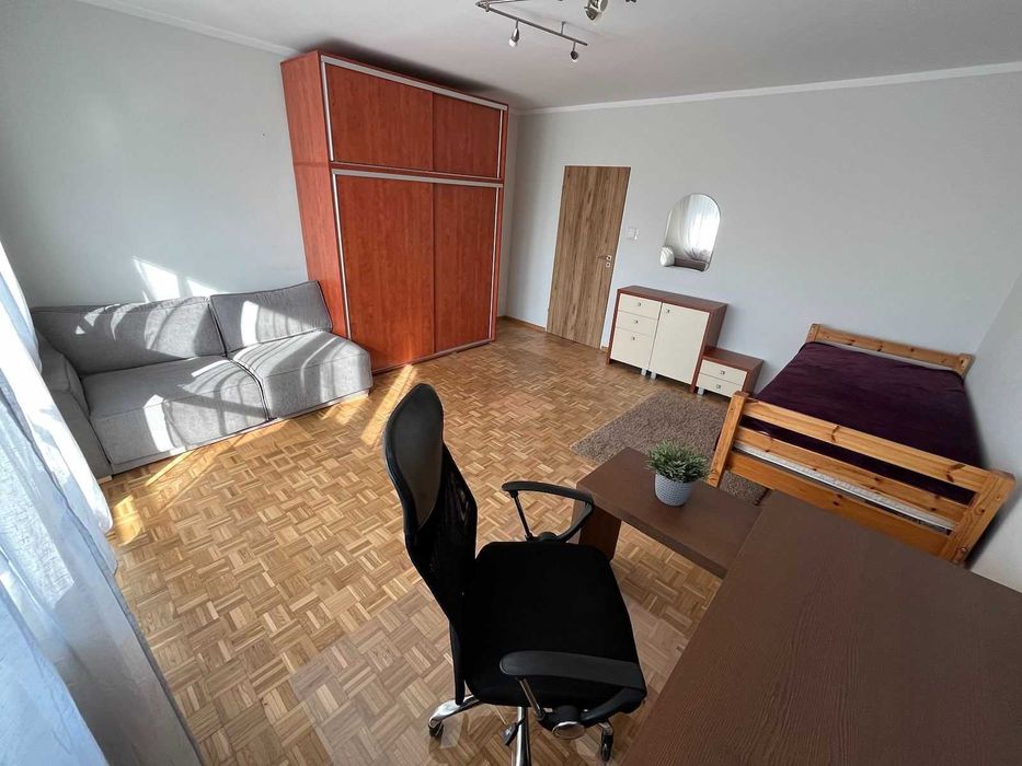 Duży pokój jednoosobowy na Grunwaldzie; spokojnie, cicho i zielono