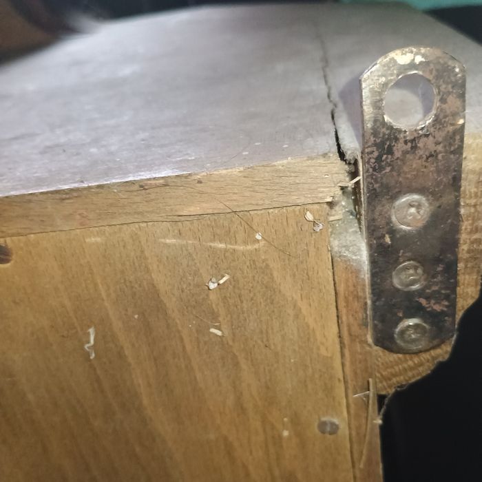 Dębowa szafka wisząca z przeszkleniem antyk 68 cm