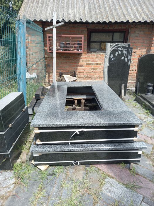 Продам пам'ятники від  виробника