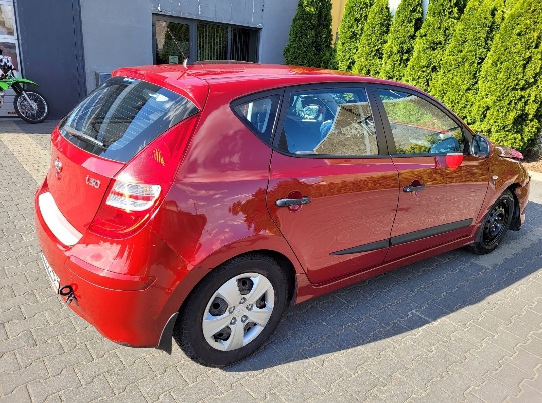 Klapa bagażnika Hyundai i30 2010r I