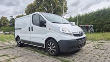 Opel Vivaro Trafic 2.0CDTI 2009r
