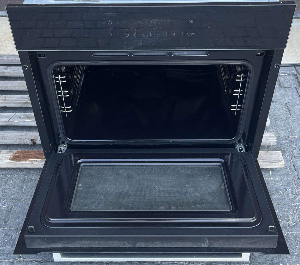 Духовка з мікрохвильовкою 2в1  Blomberg 45x60 ідеальний стан