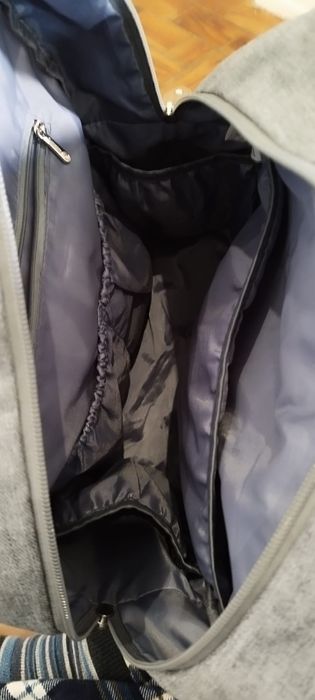 Vendo mala de bebé cinza