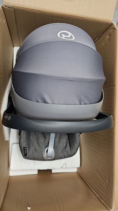 Fotelik Cybex Cloud Q z bazą.
