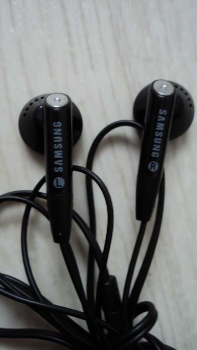 Наушники для телефонов Nokia, Samsung и Sony Ericsson