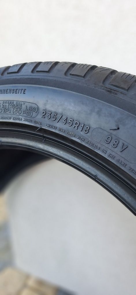 Opony Zimowe Michelin 235/45/18