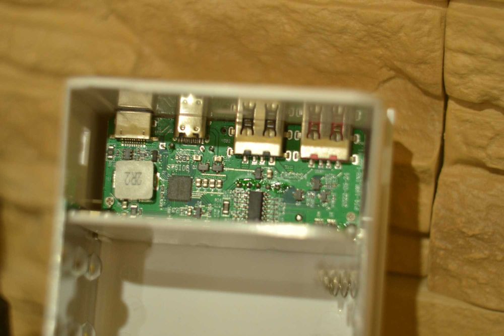 CQ 3.0 Повербанк 72000мАч Реальная ёмкость 21*18650 samsung