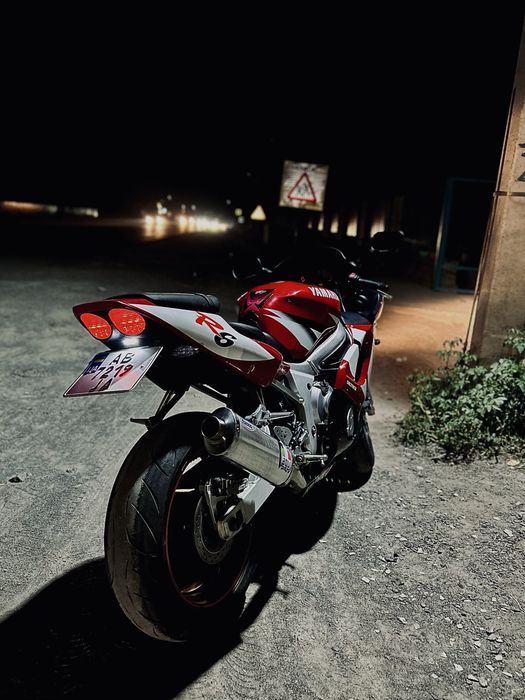 Yamaha R6 у відміному стані