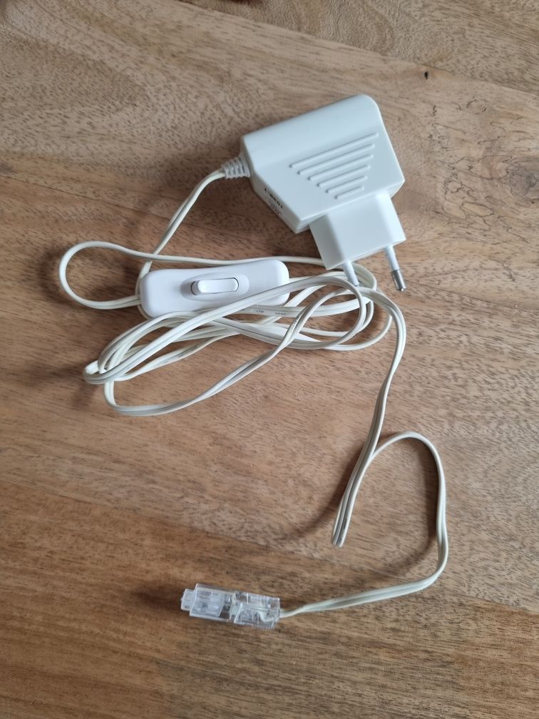 Kabel z wtyczką i włącznikiem  * wejście do led
