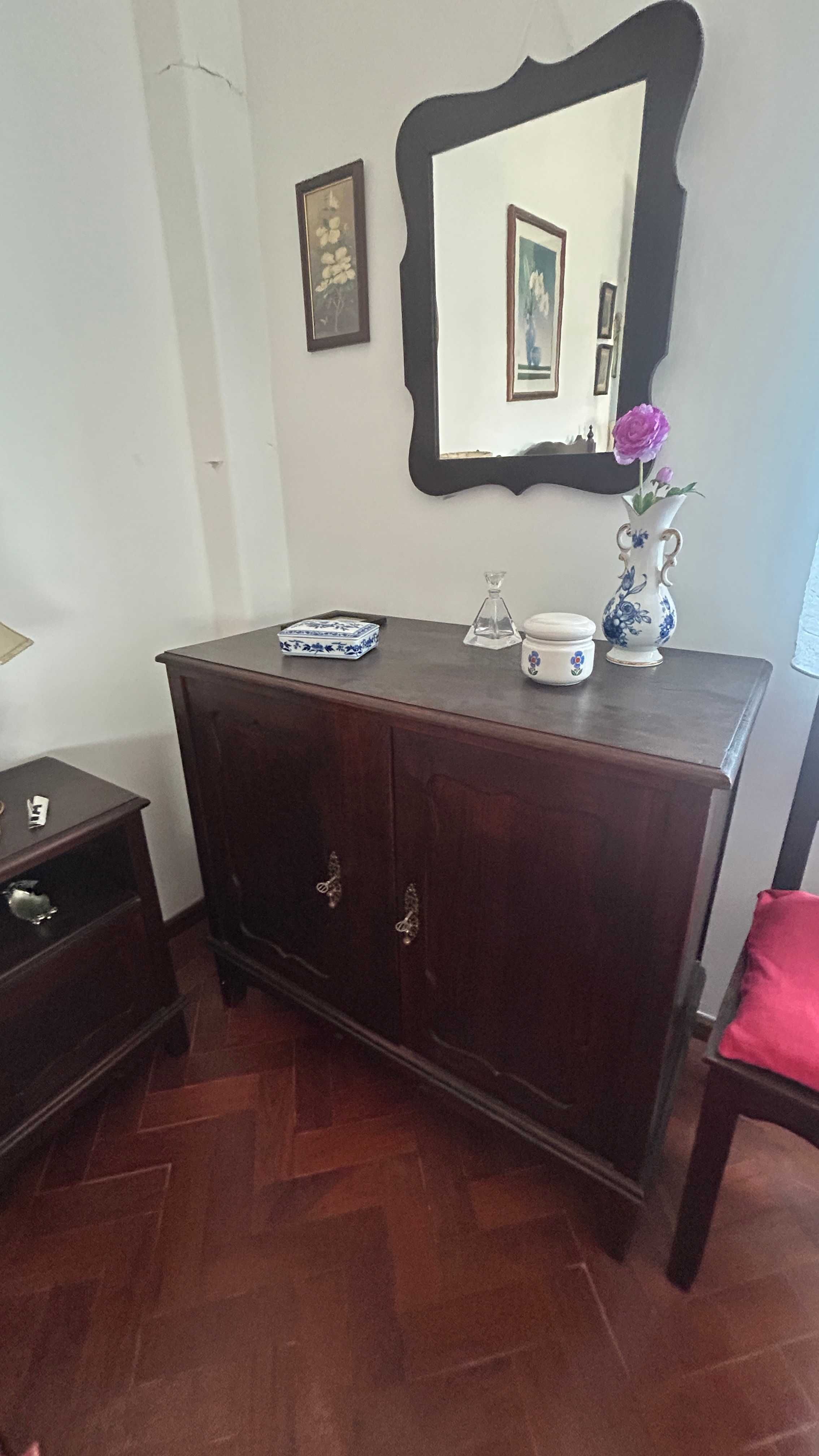 Mobília quarto casal em madeira de mogno